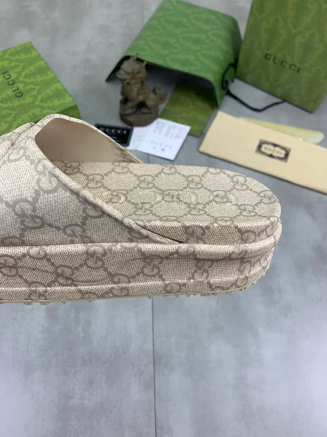 Men's Men's Shoes💰P380💰[New Style] High Version 🎁🎁🎁 GUCCI New Year of the Snake casual slippers, original official website, perfect workmanship, transmitting a kind of noble luxury, sublimating its definition of luxury in Gucci's high-end extraordinary craftsmanship. Original Gucci double G combination outsole, code number: 35-46, complete package